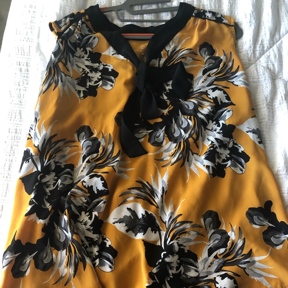 XXL New York & Co. sleeveless blouse